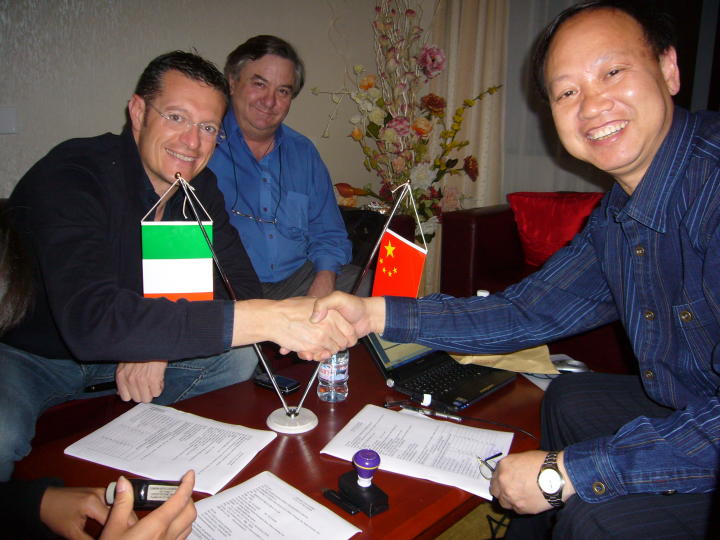 Italy customer and general manager Liao Shiming signed contracts for 13 hydroelectric power plants